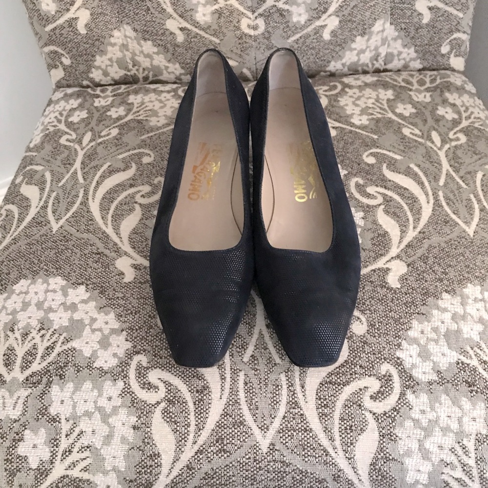 Salvatore Ferragamo Navy Blue pumps
